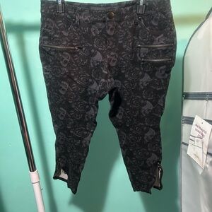 Torrid skull & lace pants size 12